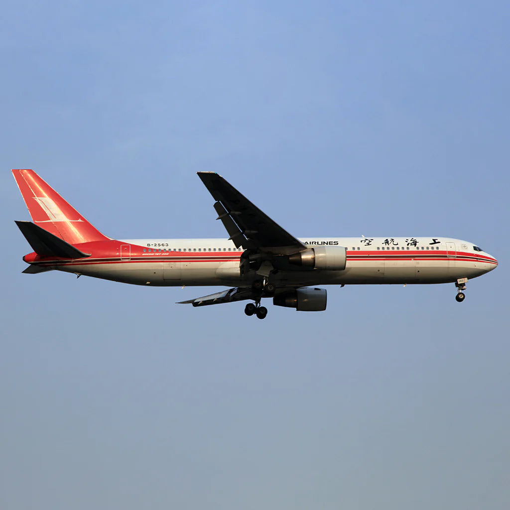 Aviationtag Shanghai Airlines B767-300ER - B-2563